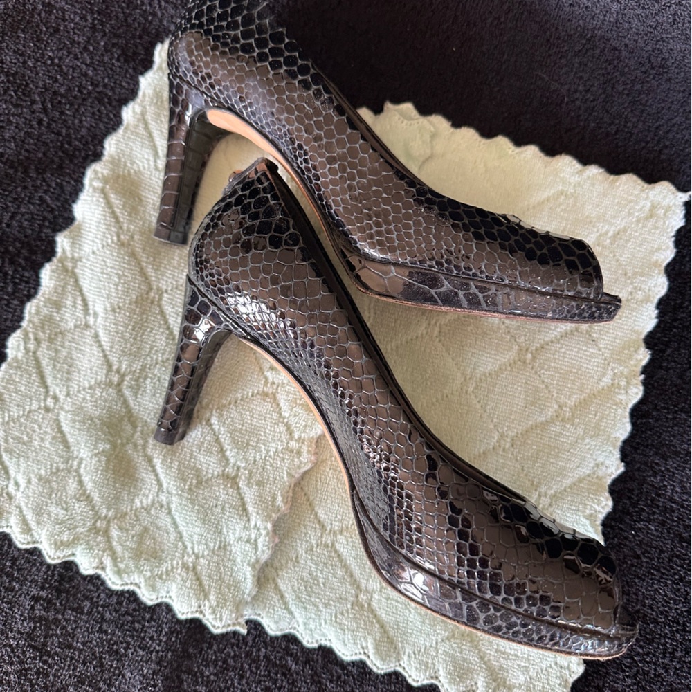 Stuart Weitzman heels - Picture 2 of 4